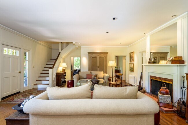 Building Photo - Vintage Craftsman Atherton Estate with Mod...