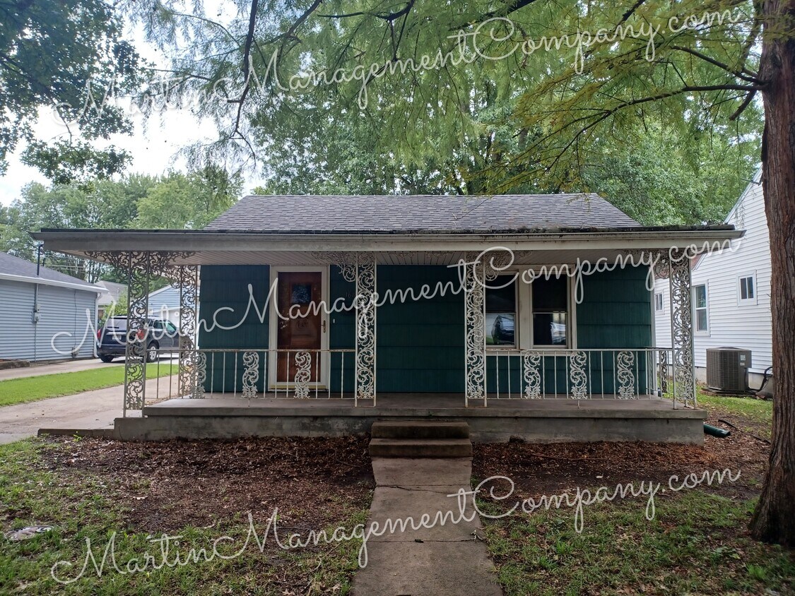 Primary Photo - 1618 S Sneed Ave