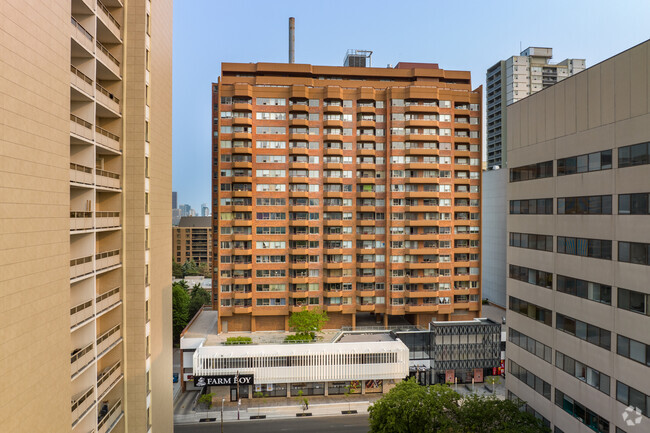 Building Photo - The Towne