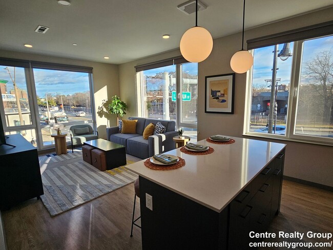 Building Photo - HOT ALLSTON LISTING!!!!