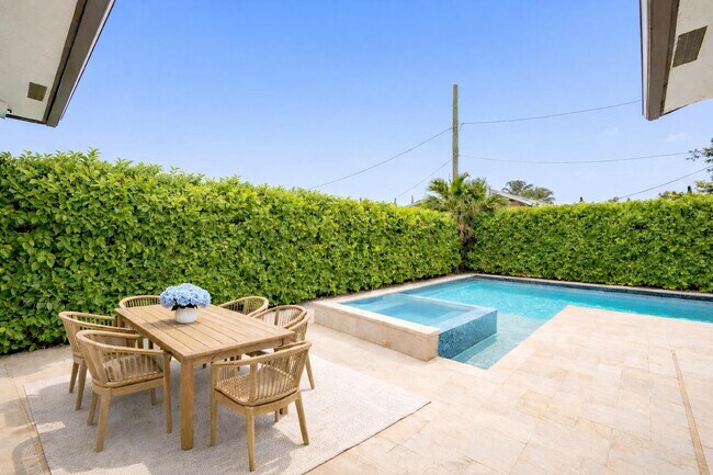 Foto del edificio - 7606 S Olive Ave