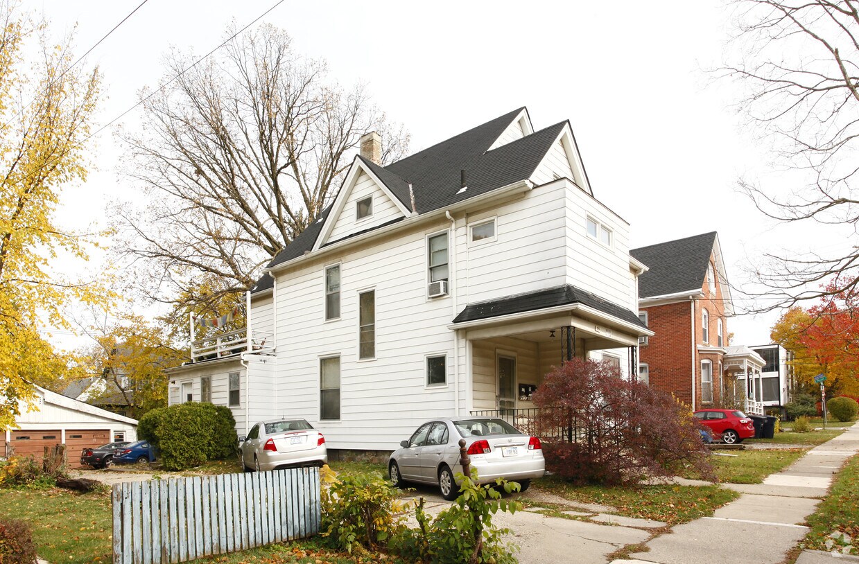 Foto del edificio - 715 Lawrence St