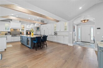 Building Photo - 1320 Marlin Dr