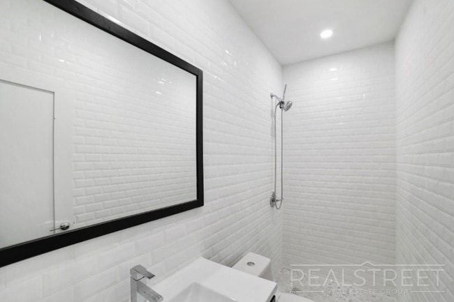 Building Photo - Stunning 1 BED in North Crown Heights Brownstone