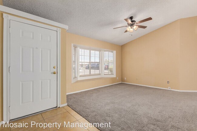 Building Photo - 4 br, 2 bath House - 8033 W. Columbine Dr.