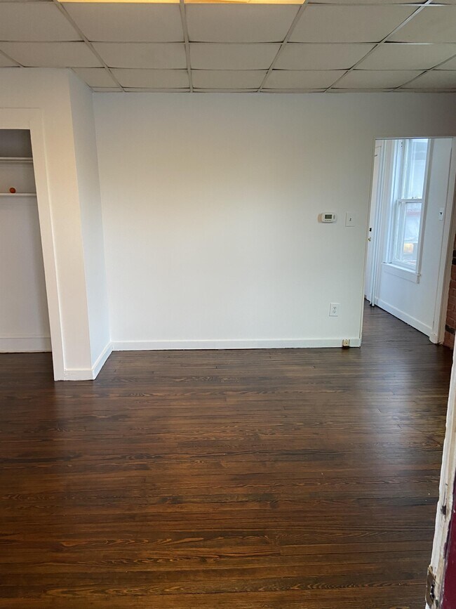 Foto del edificio - 230 W Merchant St