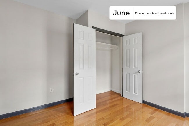 Building Photo - Room in Shared 3 bed/1 bath home