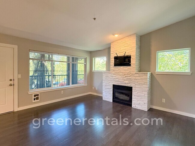 Foto del edificio - 2BD/2BA Upper Level Condo in DuPont's Palisade Park