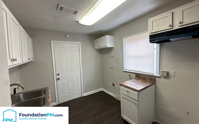 Building Photo - 1163 Gerard Pl