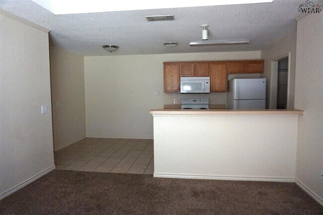 Foto del edificio - 4710 Brookdale Dr