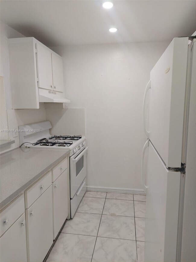 Foto del edificio - 1305 W 53rd St