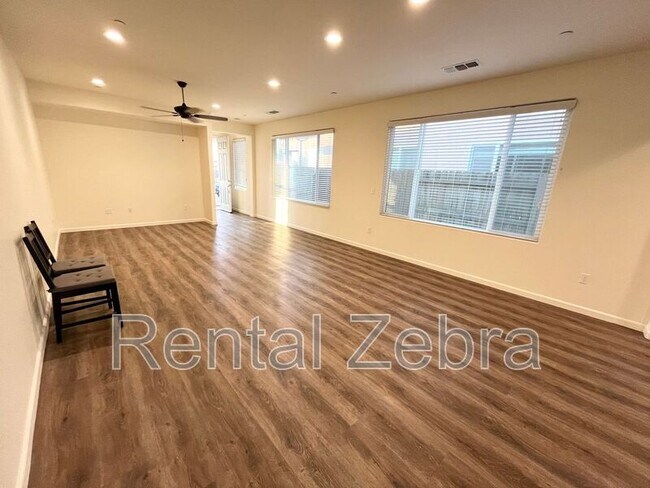 Building Photo - 4388 Bixby Way