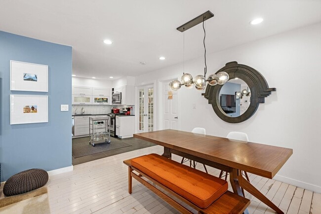 Building Photo - 450 2nd St
