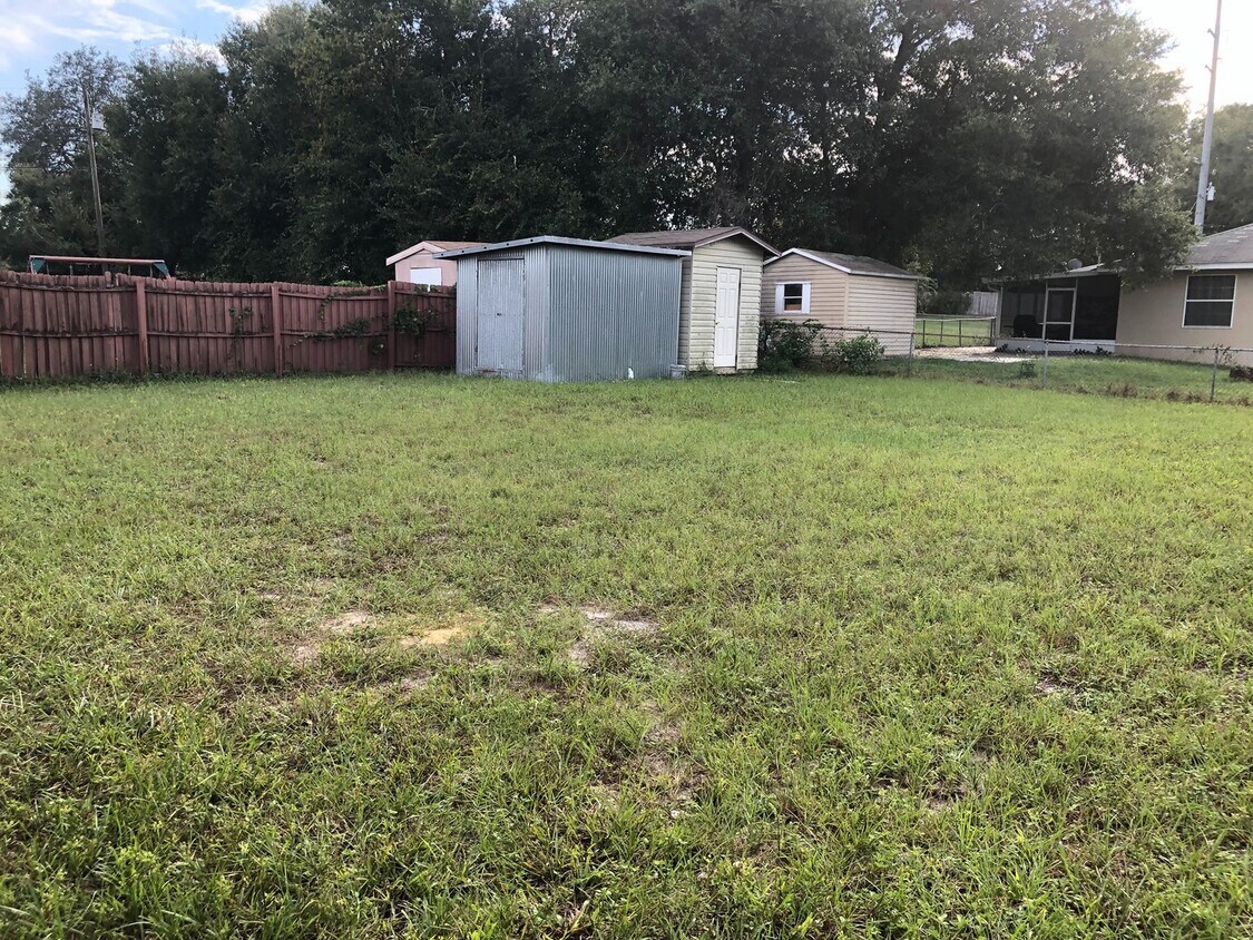 Building Photo - Lovely 3 Bedroom / 1 Bath  Rental Home In ...