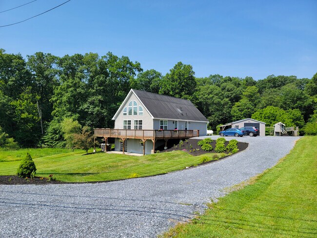 Foto del edificio - 459 Gates Rd