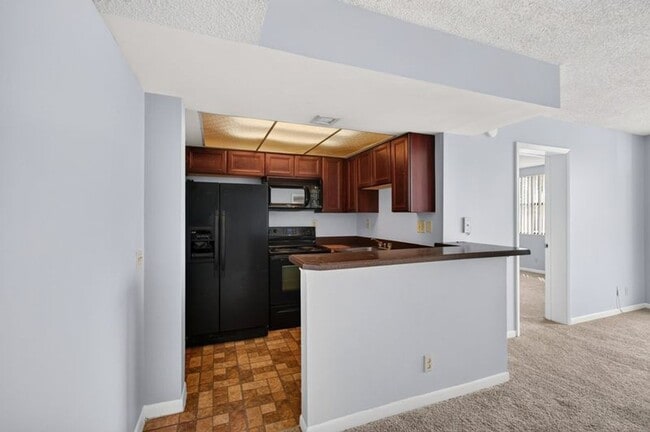 Building Photo - 724 Executive Center Dr