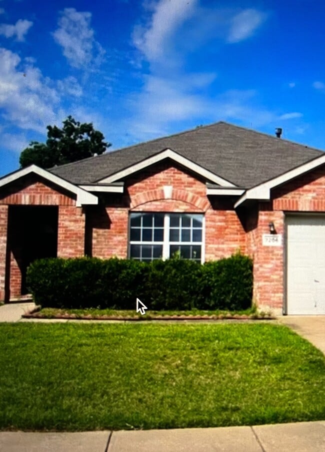 Building Photo - 7206 Lake Hawkins Dr