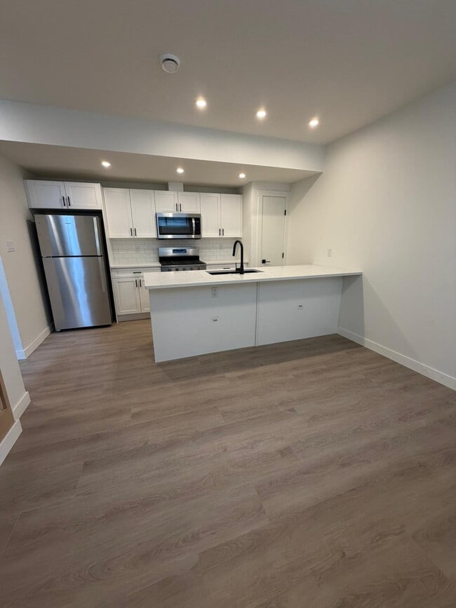 Photo du bâtiment - 14019-14104 Avenue Northwest - 1 Ave