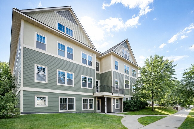 Building Photo - Eagle Crossing Luxury Apartments