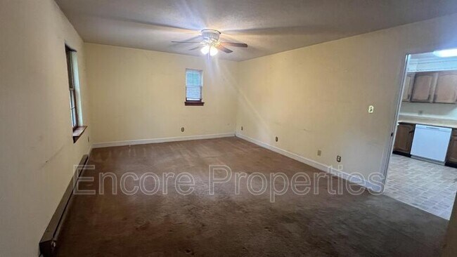 Building Photo - 2717 US-64