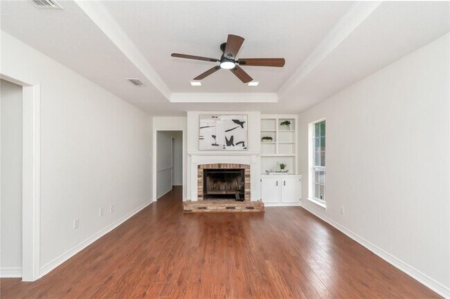 Building Photo - 1117 Pinemont Dr