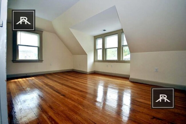 Foto del edificio - 6 bedroom in Brighton MA 02135