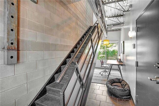 Foto del edificio - 4801 S Congress Ave