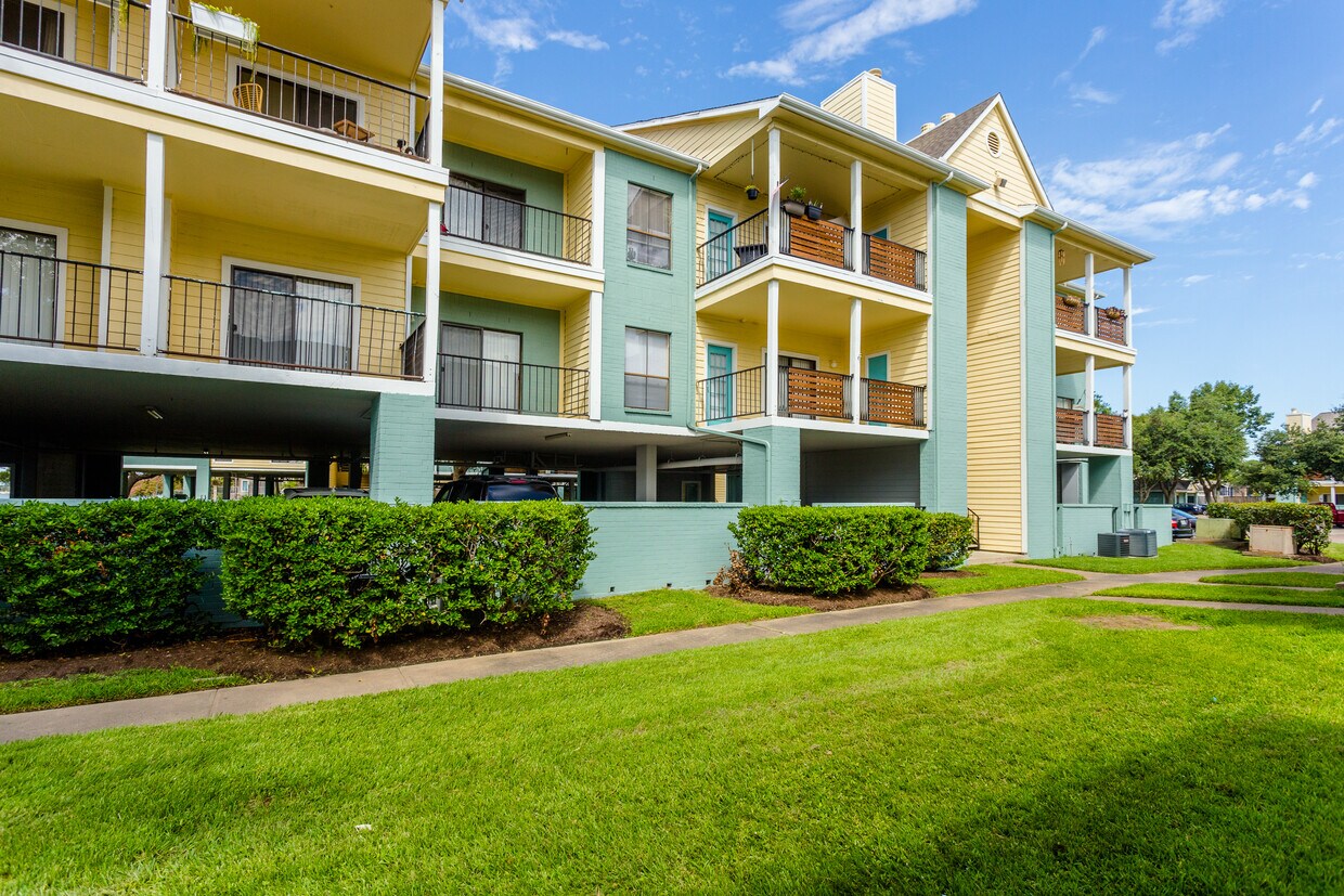 Pirates Landing 2727 Nasa Road 1 Seabrook, TX Apartments for Rent