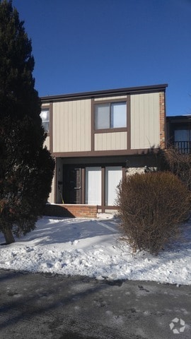 Building Photo - 484 Poplar Dr