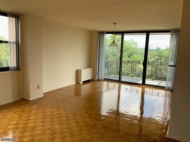 Foto del edificio - 140 Hepburn Rd