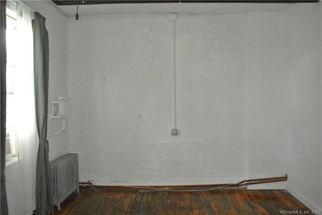 Building Photo - 441 Chapel St