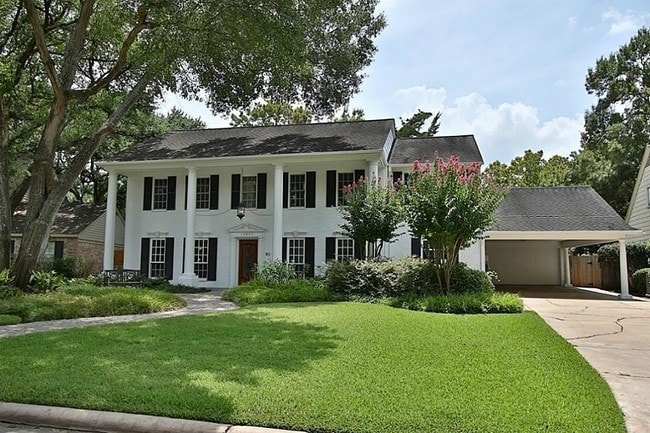 Building Photo - 14807 River Forest Dr