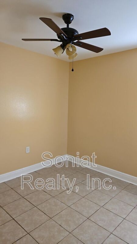 Building Photo - 7615 Stonewood St