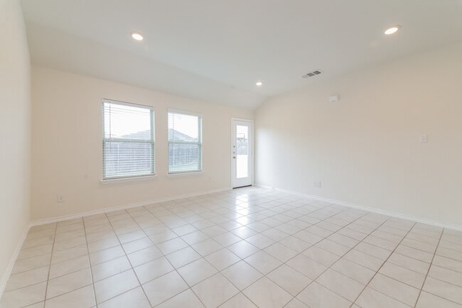Building Photo - 841 Costlow Ln