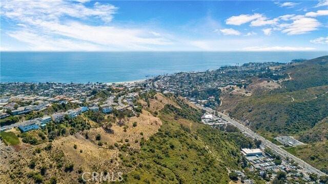 Building Photo - 1569 Skyline Dr