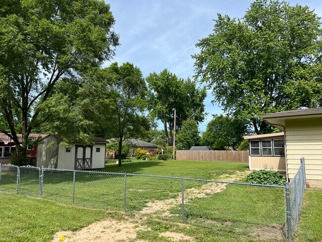 Building Photo - 1459 S Aurilla Dr