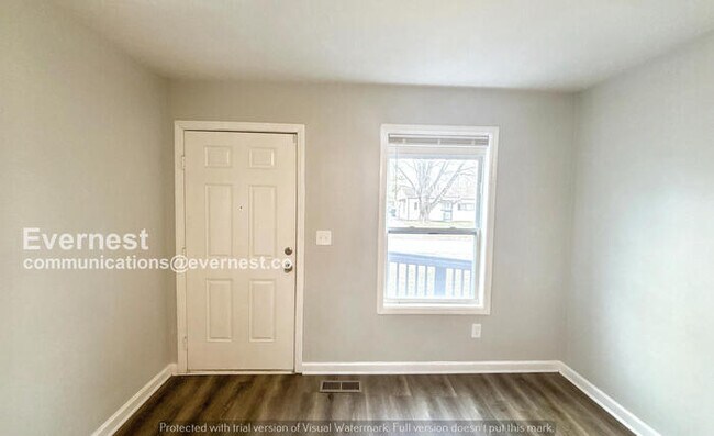 Building Photo - 1321 Southfield Dr S