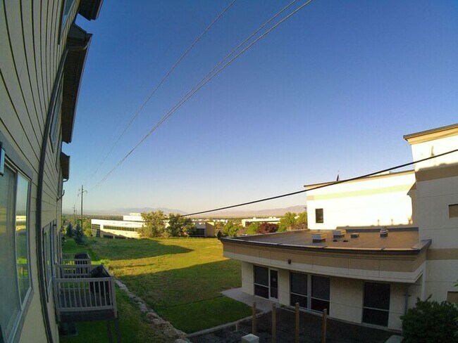 Foto del edificio - 3 bdrm 2 1/2 bth TownHome 2 Car Garage-Dog...