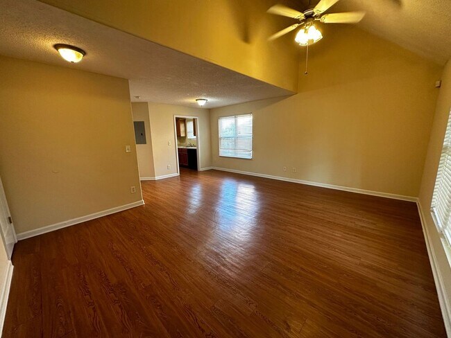 Foto del edificio - BRIDGEWATER HOME! PRE-LEASING FOR AUGUST 1ST, 2026! 1/2 Off Deposit!