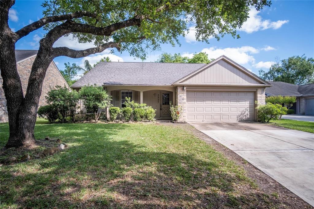 Foto principal - 3207 Rimrock Dr