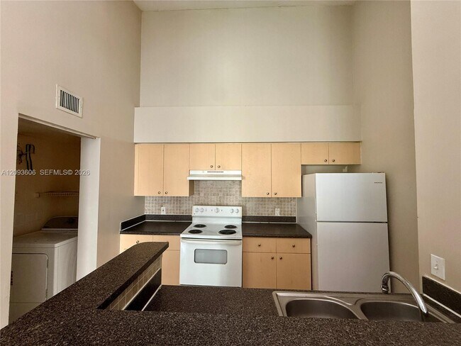Foto del edificio - 4115 San Marino Blvd