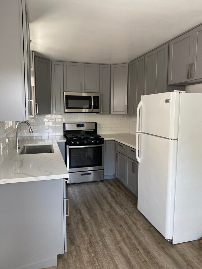New kitchen - 506 Avenue F