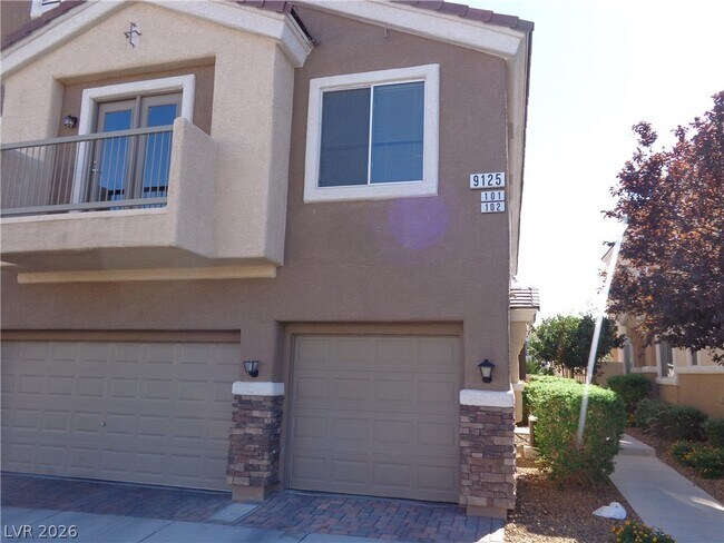 Foto del edificio - 9125 Camp Light Ave