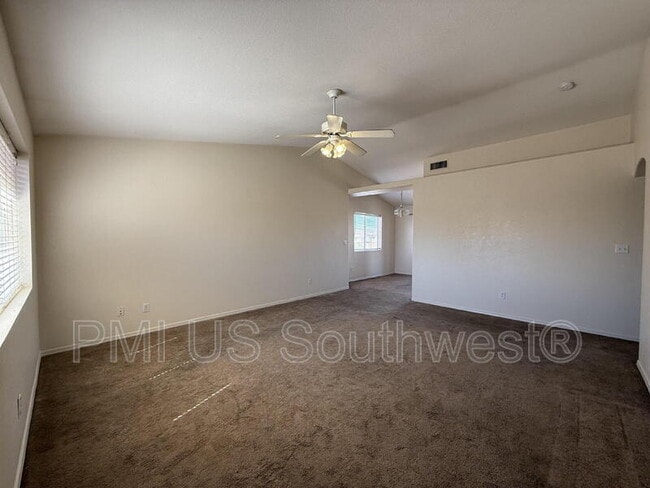Building Photo - 1605 E Rinaldi Way