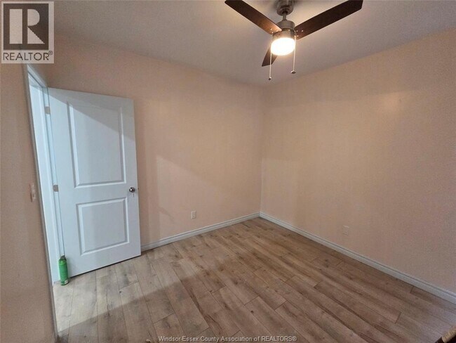 Photo du bâtiment - 3284 Baby St