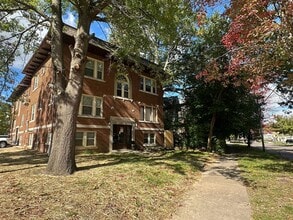 Building Photo - 111 Hollinger Ave