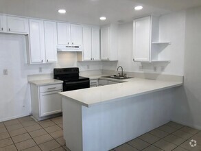 Building Photo - 433 Autumn Dr