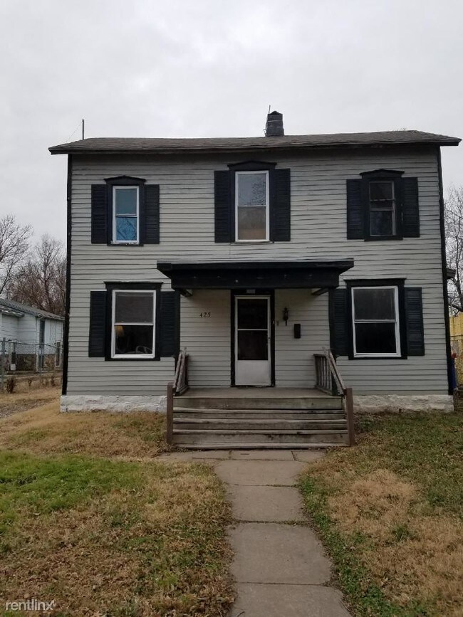 Building Photo - 3 br, 2.5 bath House - 425 N Ash St