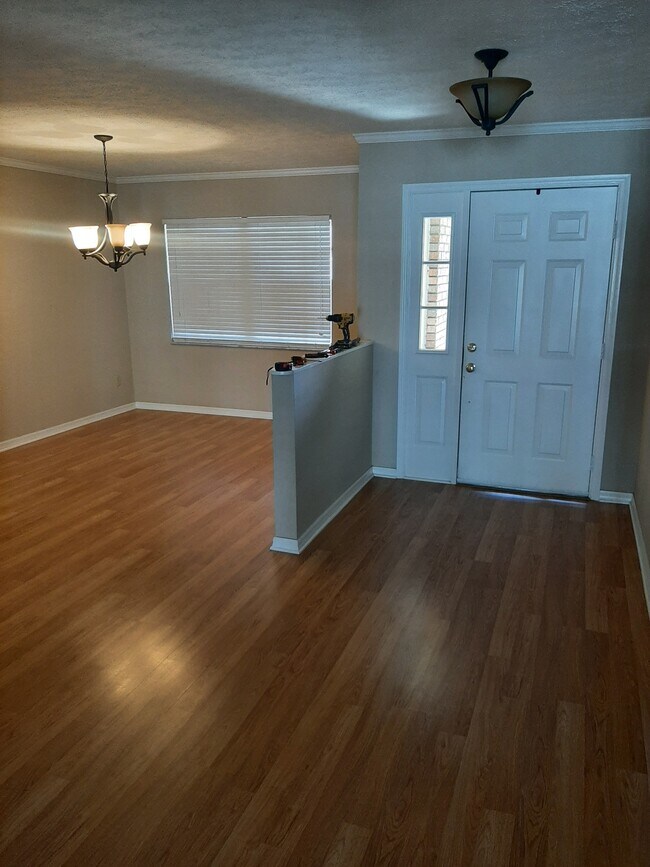 Building Photo - 1103 Belladonna Dr