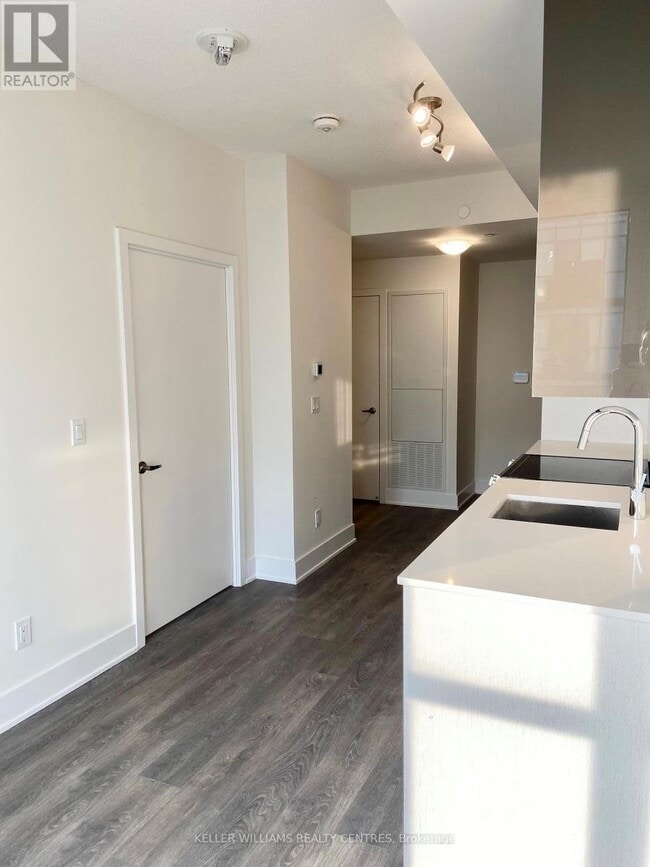 Building Photo - 188 Fairview Mall Dr